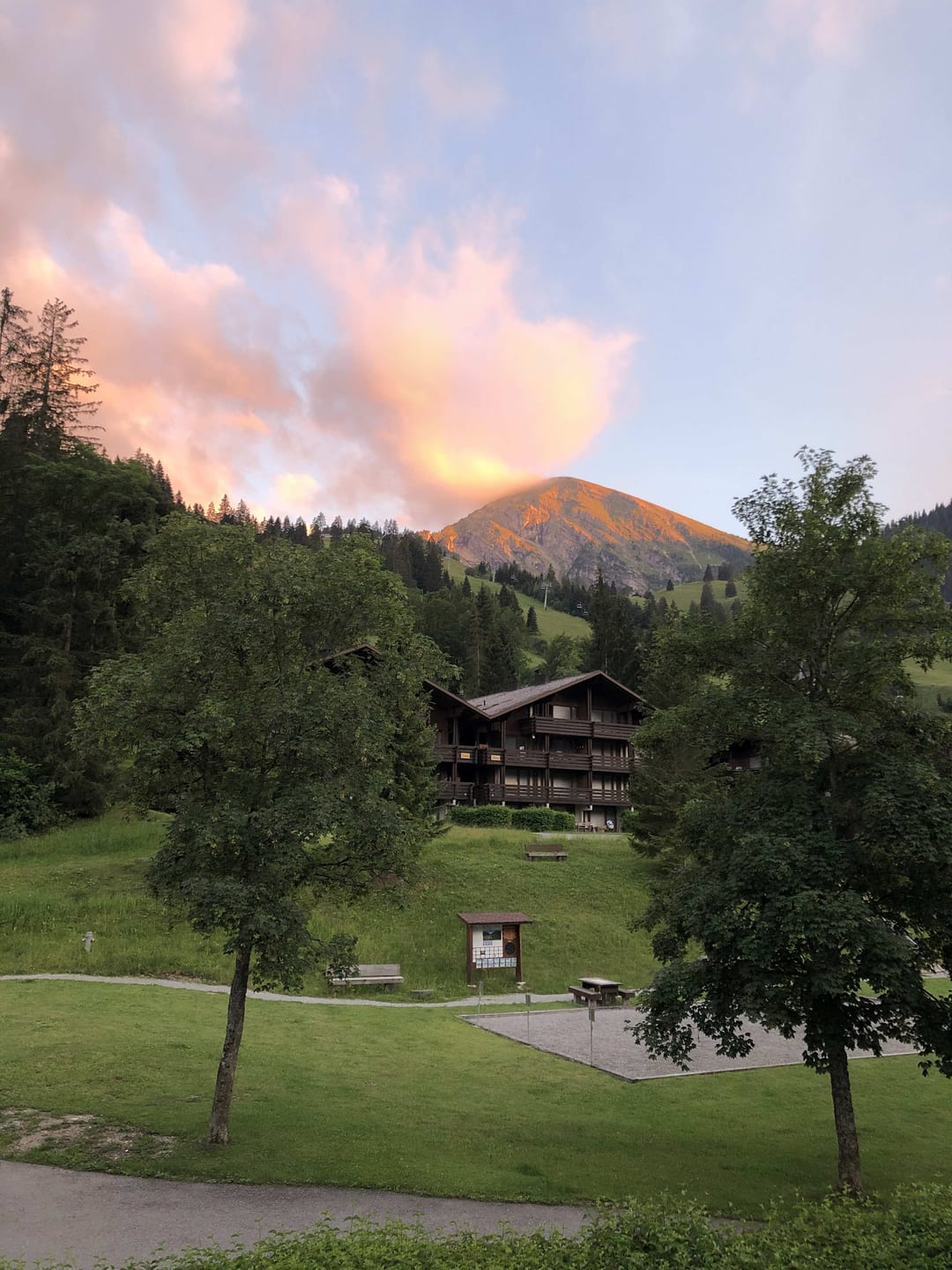 Alpenglühen am Wiriehorn